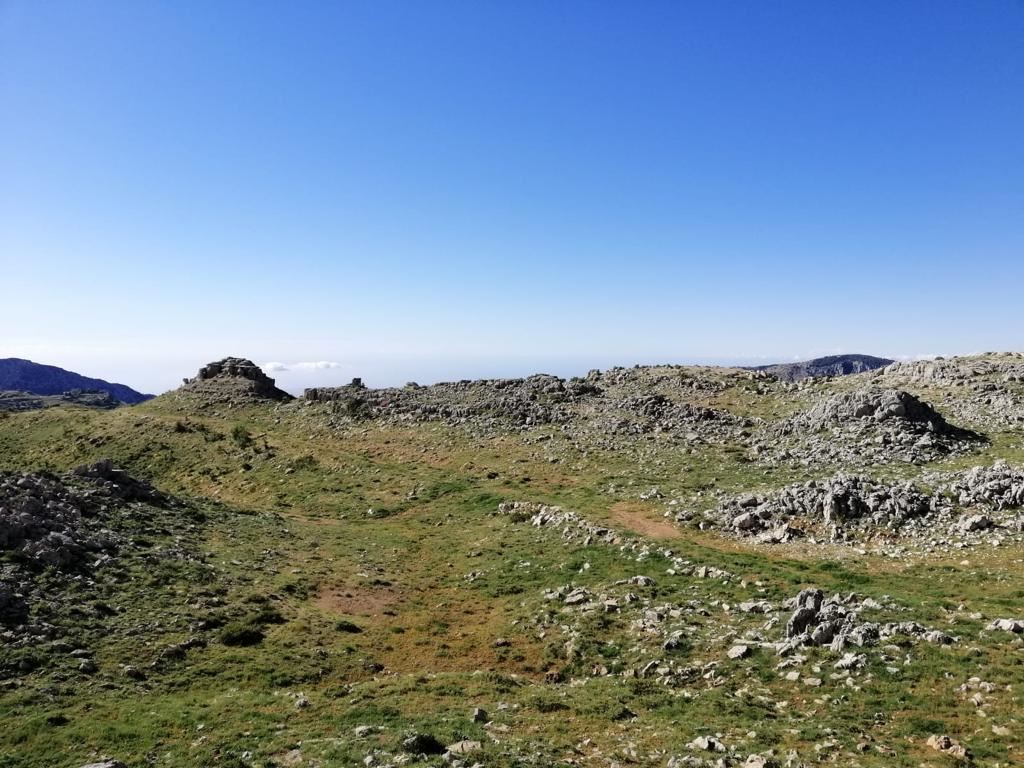 أرض بإطلالة على الجبل للبيع في لقلوق، جبيل