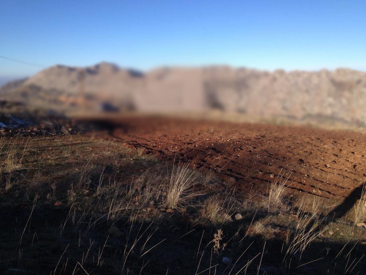 أرض بإطلالة على الجبل للبيع في لقلوق، جبيل