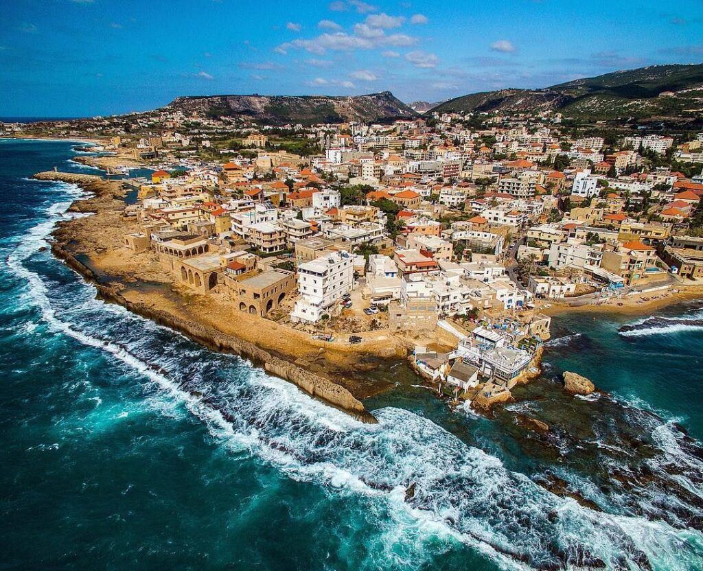 House with a terrace for sale in Batroun
