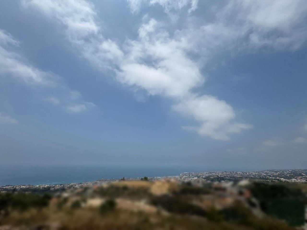 أرض بإطلالة على البحر للبيع في بلاط، جبيل