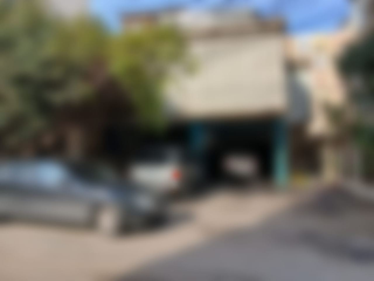 بناية للبيع في سن الفيل، المتن