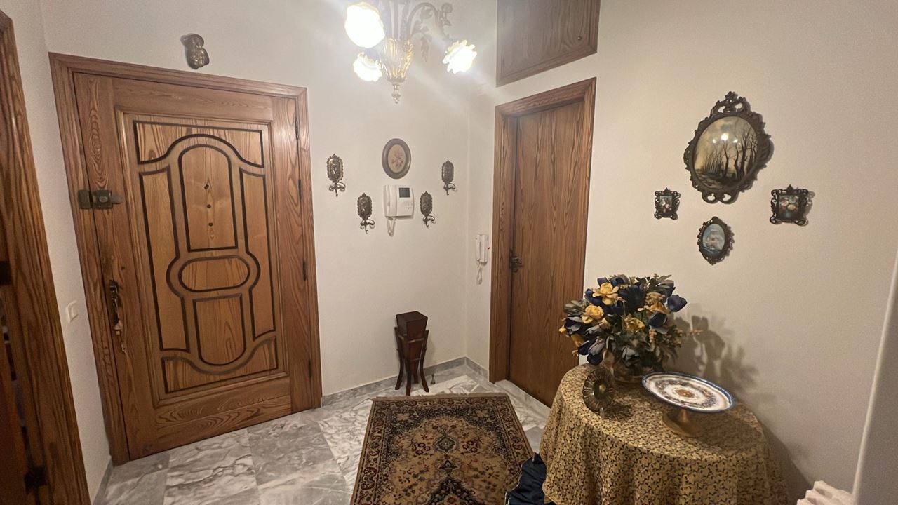 شقة للبيع في بيت مري، المتن
