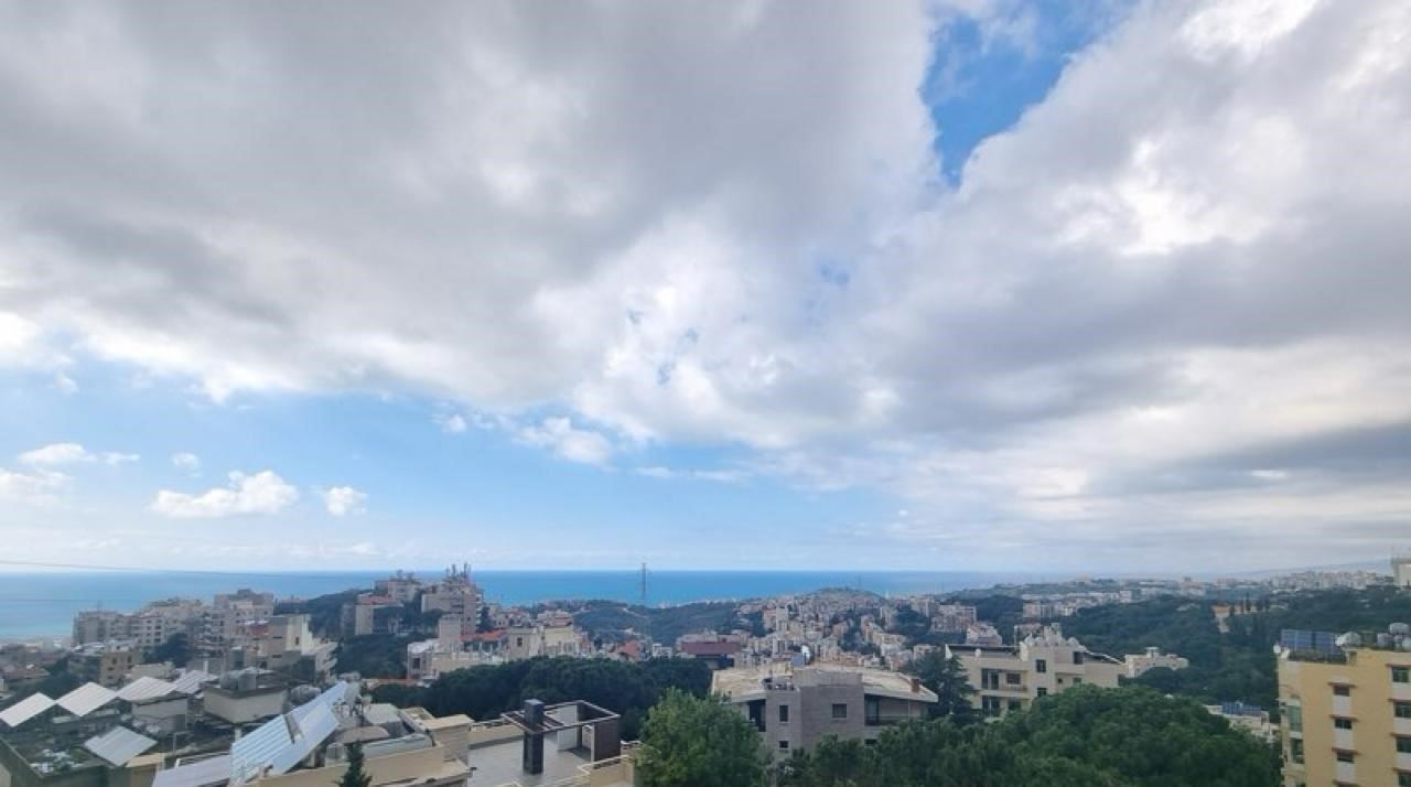 Sea-view building for sale in Beit El Chaar, Metn