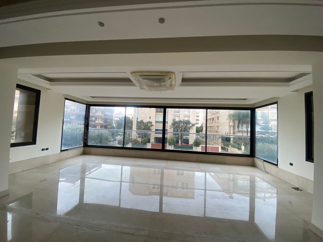 Sea-view apartment for sale in Jnah, Beirut