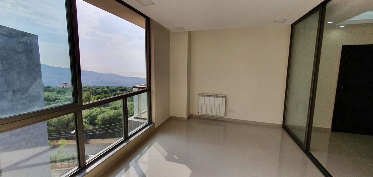 Apartment with a terrace for sale in Ballouneh, Keserwan
