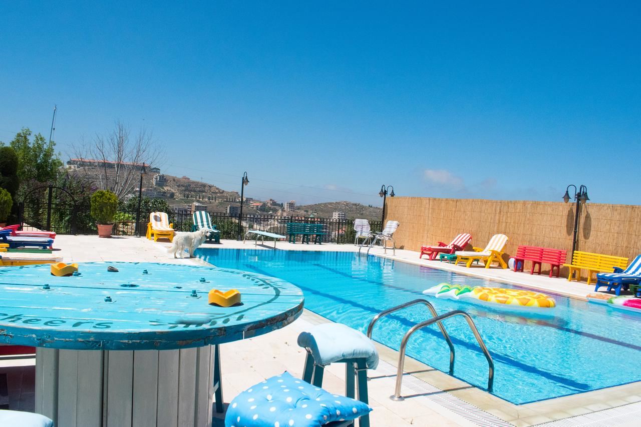 Villa with a pool for sale in Bhamdoun, Aley