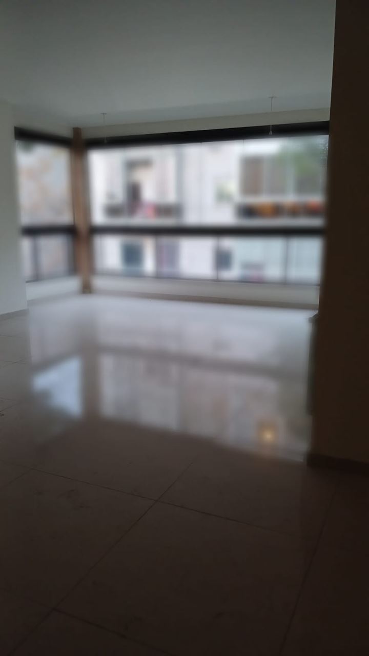 شقة للبيع في بلونه، كسروان