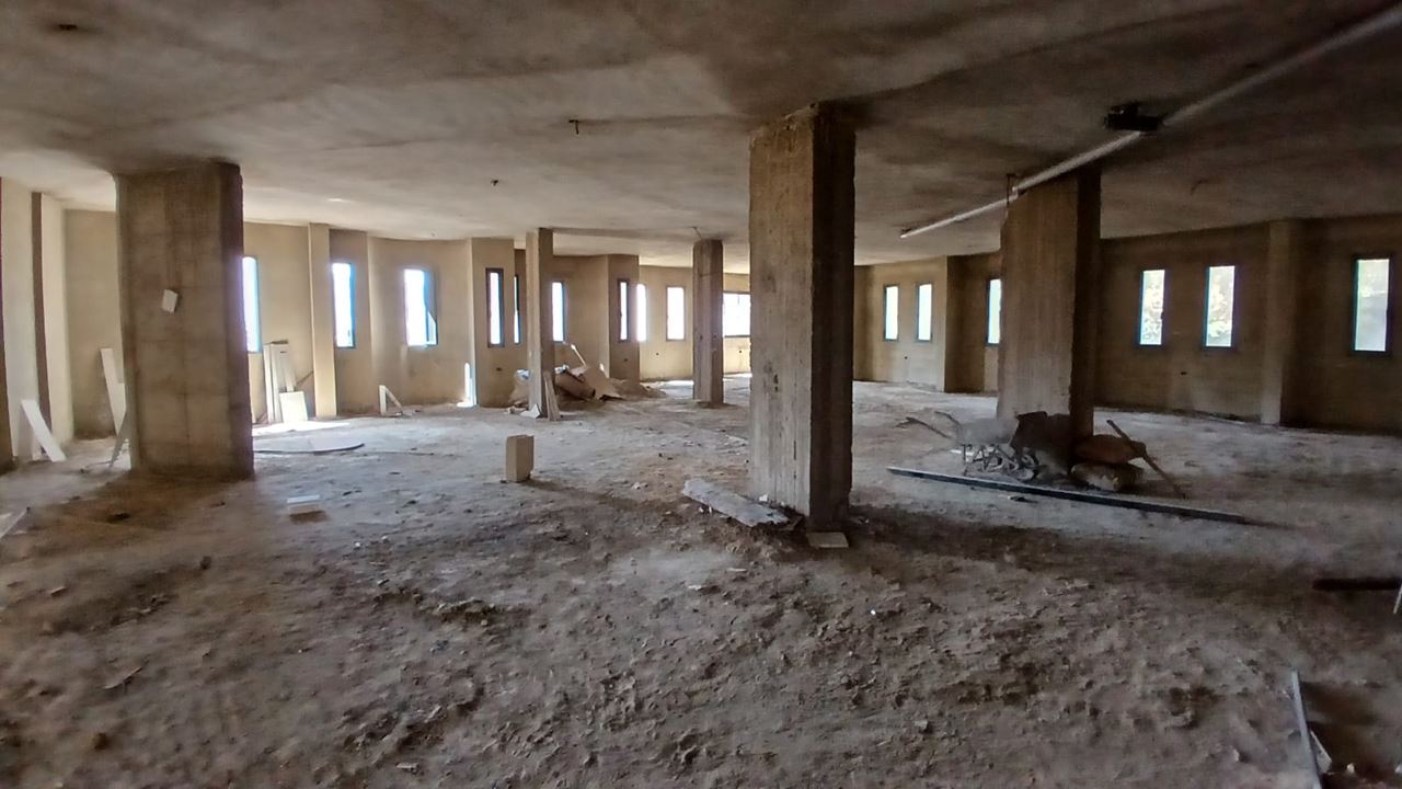 مستودع للبيع في بلونه، كسروان
