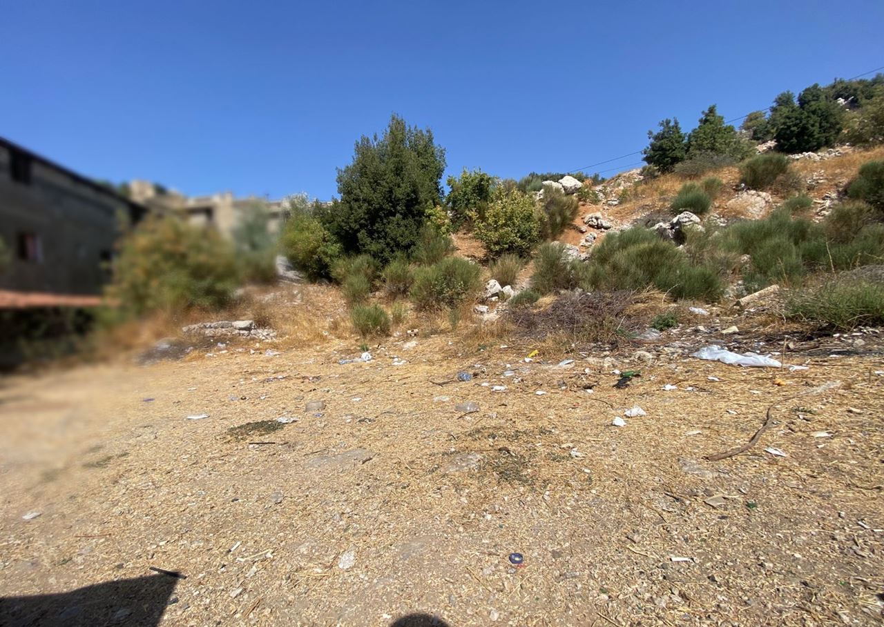 أرض بإطلالة على الجبل للبيع في فيطرون، كسروان
