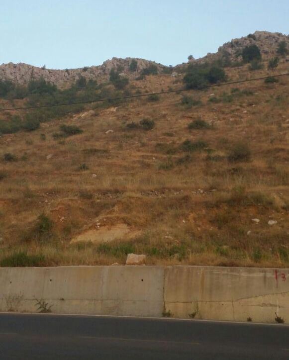 أرض بإطلالة على الجبل للبيع في فاريا، كسروان