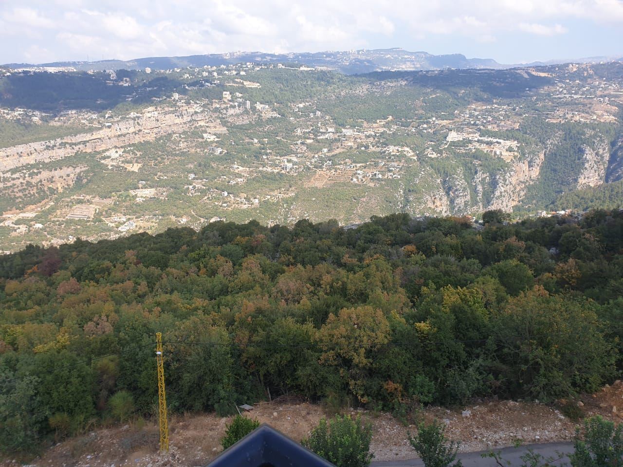 أرض بإطلالة على الجبل للبيع في يحشوش، كسروان