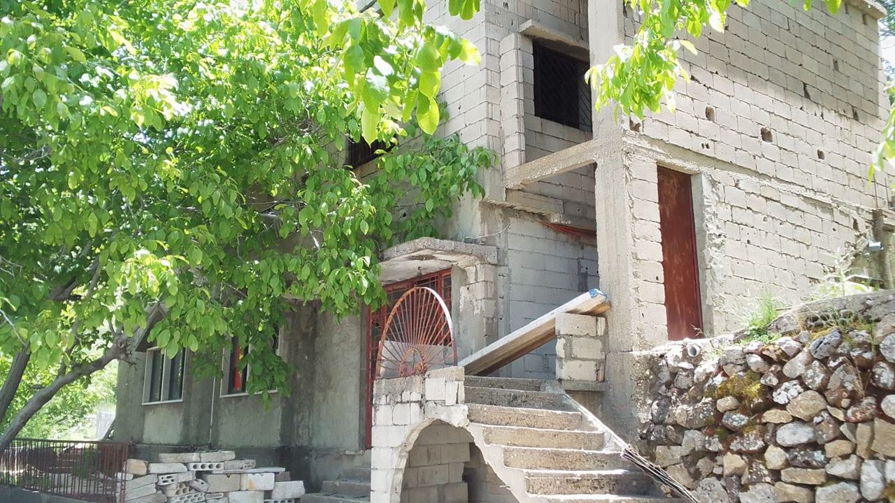 بناية للبيع في الزعرور، المتن