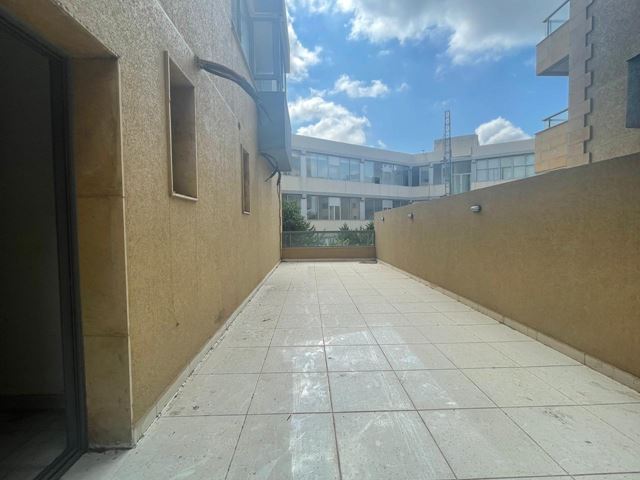 Apartment with a terrace for sale in Hazmieh, Baabda - photo 2