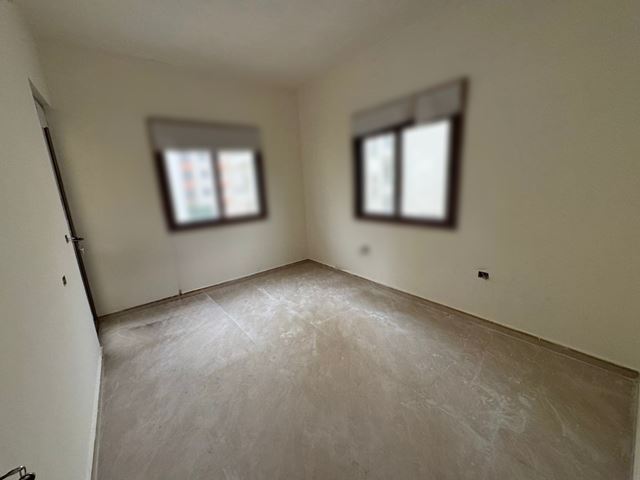 شقة بإطلالة على الجبل للبيع في جبيل - صورة 3