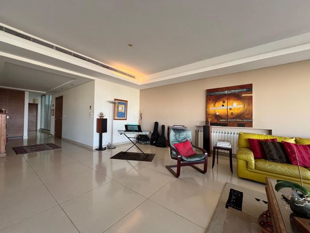 Apartment with a mountain view for sale in Yarzeh, Baabda - photo 2