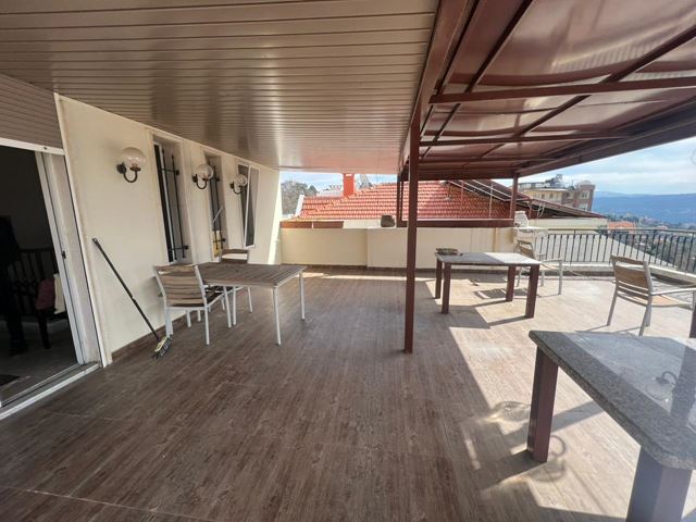 Apartment with a terrace for sale in Rayfoun, Keserwan - photo 3