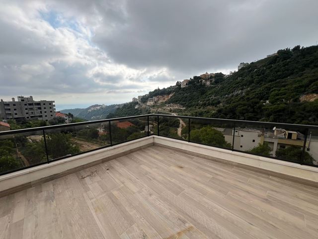Apartment with a terrace for sale in Daroun - Harissa, Keserwan - photo 3