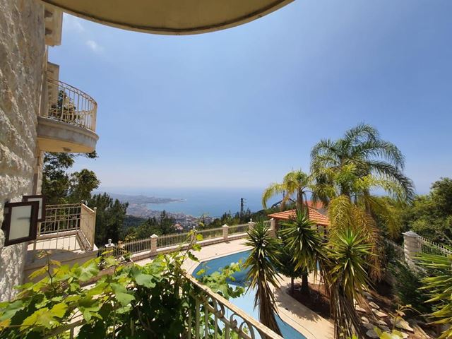 Villa with a pool for sale in Keserwan