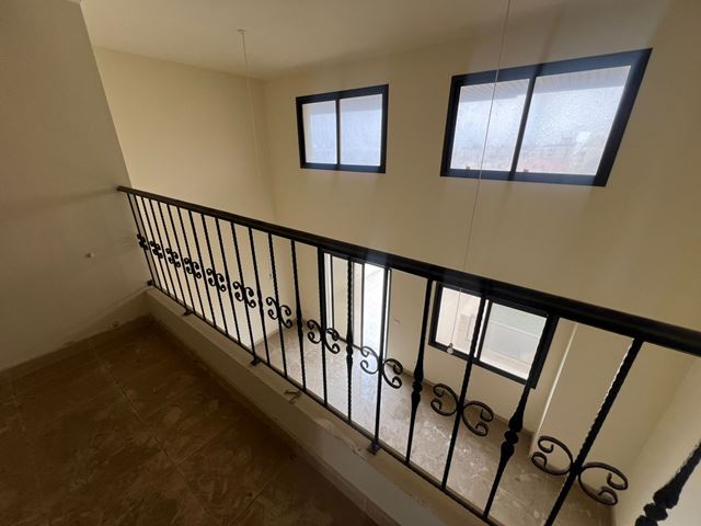 Sea-view apartment for sale in Dbaye, Metn - photo 2