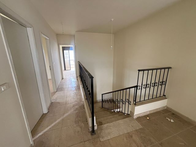 Sea-view apartment for sale in Dbaye, Metn - photo 3