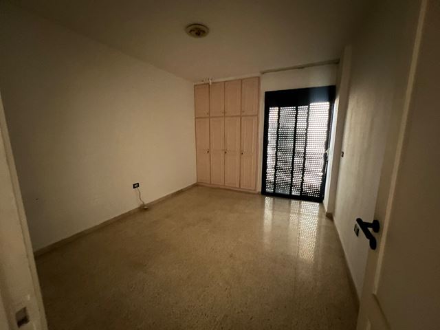 شقة بإطلالة على الجبل للإيجار في مزهر، المتن - صورة 2