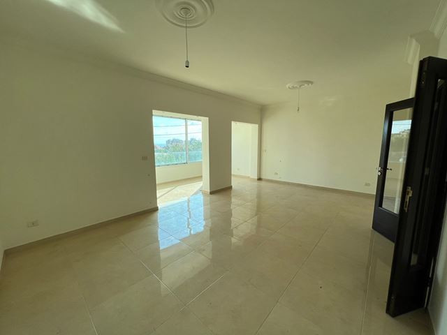 Sea-view apartment for sale in Jbeil - photo 2