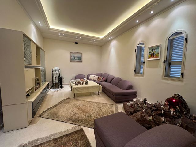 Sea-view apartment for sale in Jbeil - photo 2