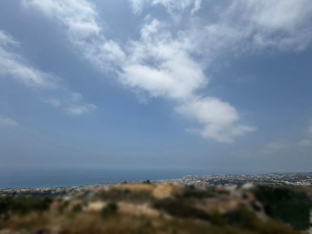 أرض بإطلالة على البحر للبيع في بلاط، جبيل