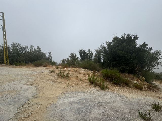 أرض بإطلالة على الجبل للبيع في مشمش، جبيل - صورة 2