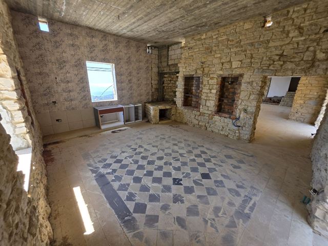 Villa with a garden for sale in Lehfed, Jbeil - photo 3