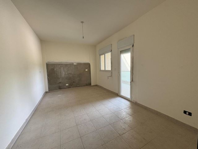 Apartment with a mountain view for sale in Aamchit, Jbeil - photo 3