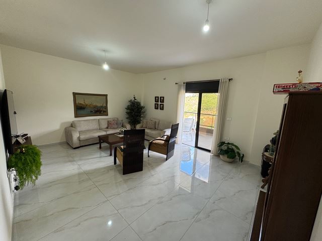 Sea-view apartment for sale in Aamchit, Jbeil - photo 3