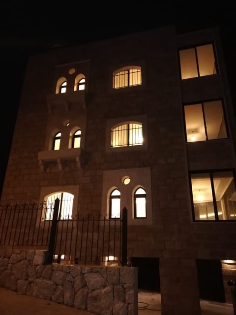 فيلا بإطلالة على البحر للبيع في عمشيت، جبيل - صورة 2