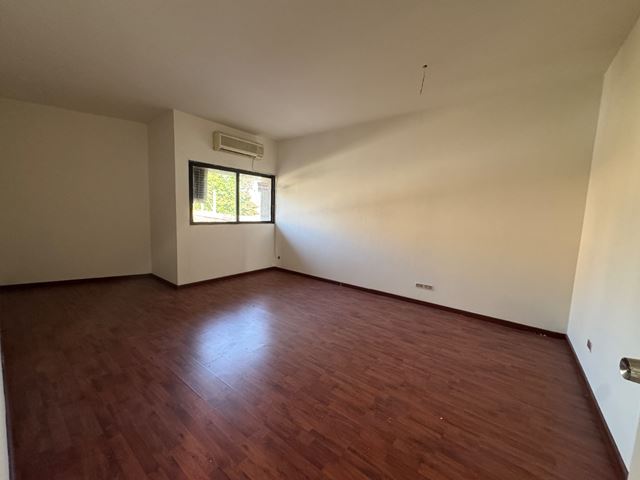 Office for rent in Jbeil - photo 3