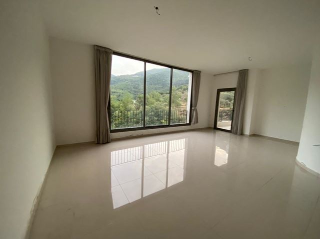 Apartment with a mountain view for sale in Nabey, Metn - photo 2