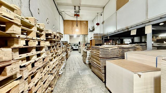 Warehouse for rent in Rawche, Beirut - photo 2