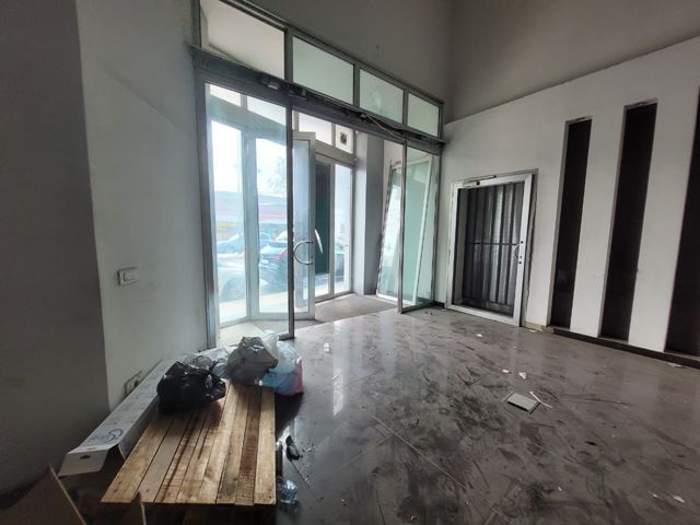 Showroom for rent in Rmeil, Beirut - photo 2