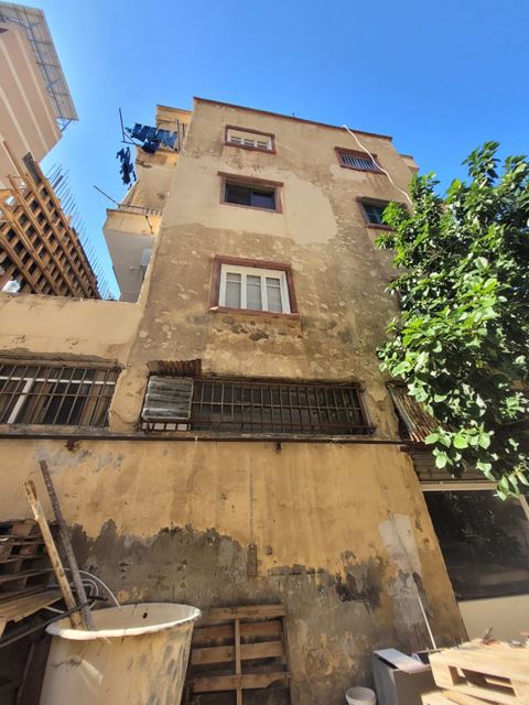 Building for sale in Rmeil, Beirut - photo 2
