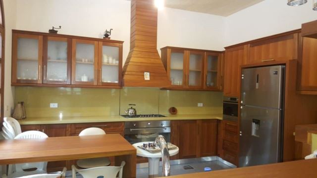 House with a garden for sale in Beit Chabeb, Metn - photo 2