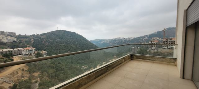 Apartment with a mountain view for sale in Zikrit, Metn