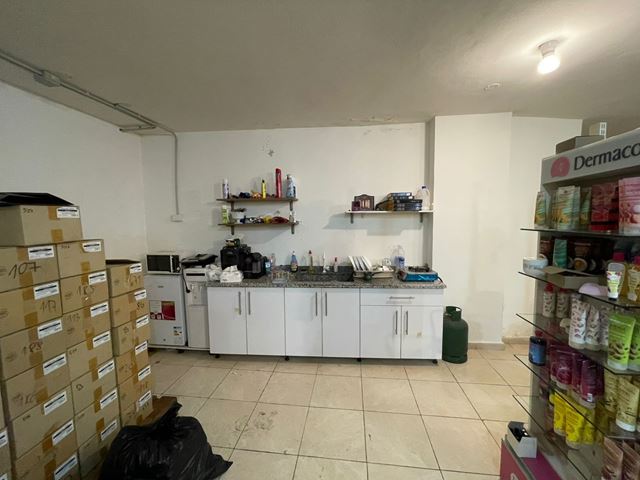 Showroom for sale in Bir hassan, Beirut - photo 2