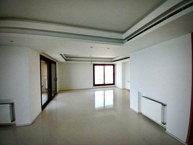 Sea-view apartment for sale in Rawche, Beirut - photo 2