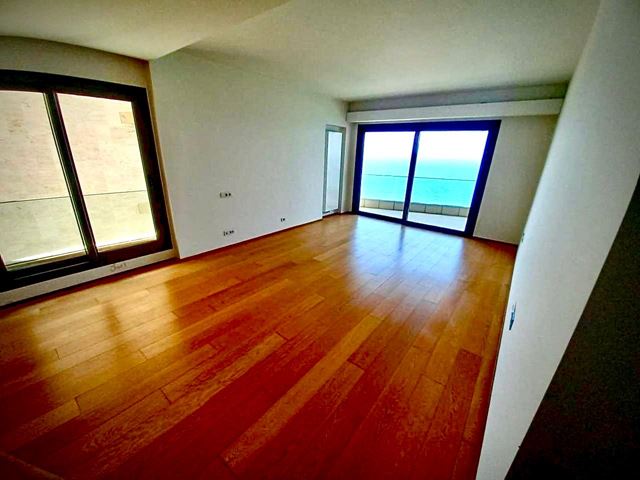 Sea-view apartment for sale in Rawche, Beirut - photo 3