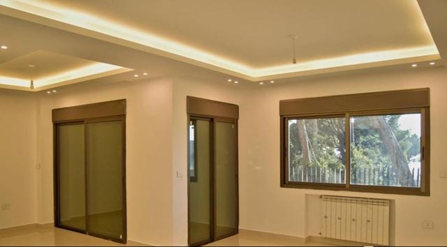 Apartment with a terrace for sale in Mansourieh, Metn - photo 2