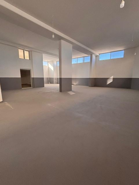 Warehouse for rent in Roumieh, Metn