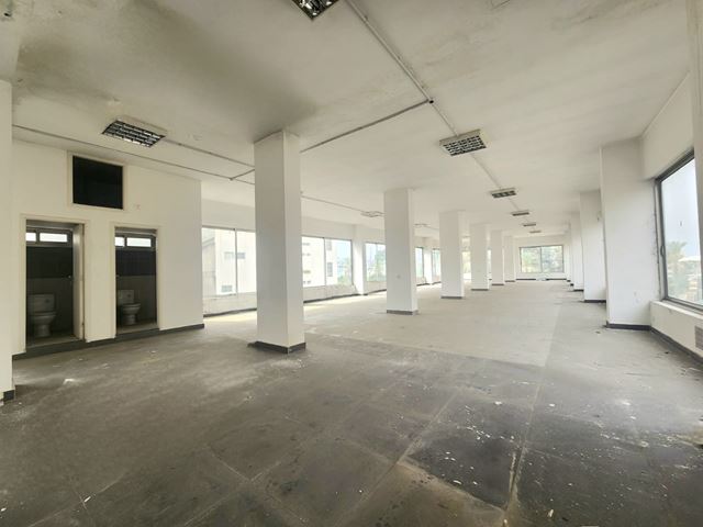 Building for rent in Dora, Metn