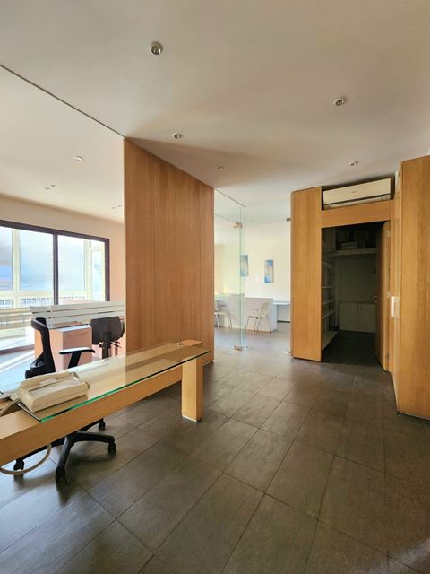 Office for sale in Achrafieh, Beirut - photo 2