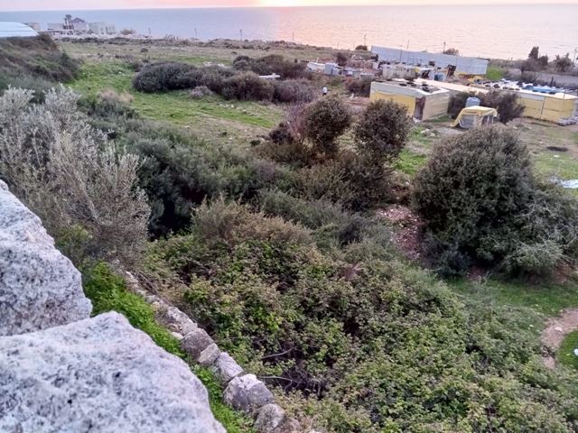 أرض بإطلالة على البحر للبيع في كفرعبيدا، البترون
