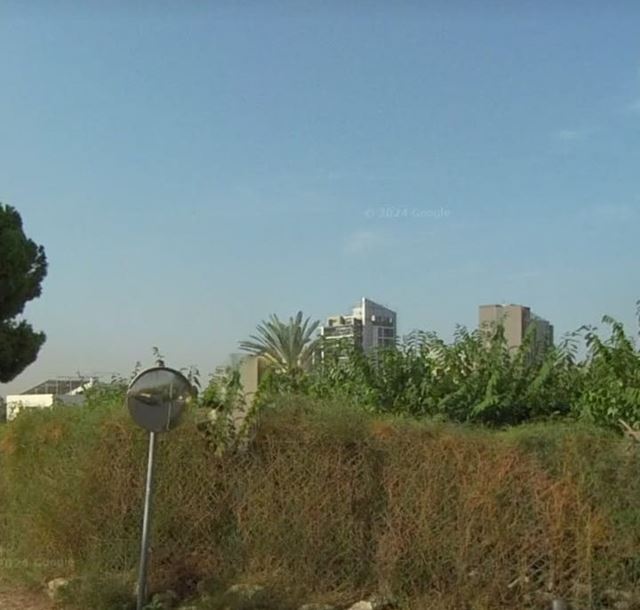 أرض بإطلالة على البحر للبيع في عوكر، المتن