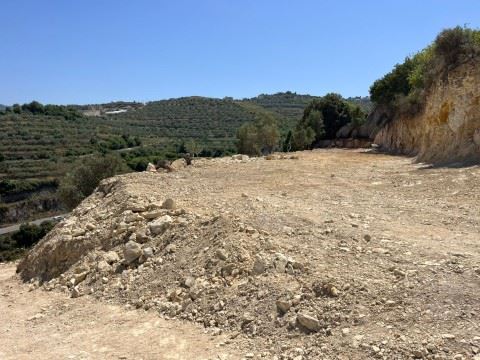 Land with a mountain view for sale in Batroun - photo 3